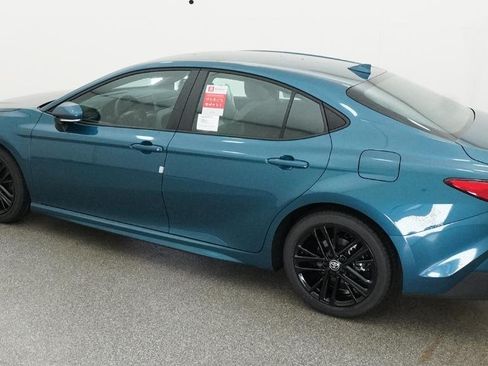 New 2026 Toyota Camry SE FWD image 18