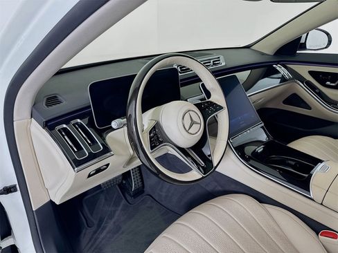 Used 2023 Mercedes-Benz S 500 S 500 image 10