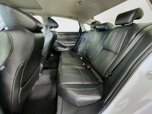 Used 2019 Honda Accord Touring image 31
