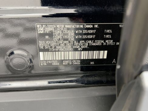 Used 2022 Toyota RAV4 LE image 19