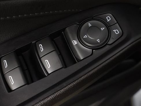 Used 2023 Chevrolet Traverse LT image 36