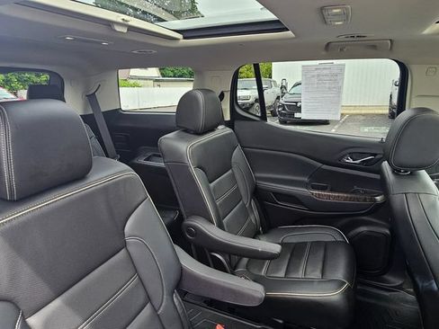 Used 2022 GMC Acadia Denali w/ GMC Pro Grade Package AWD/4WD image 28