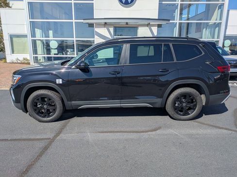New 2026 Volkswagen Atlas Peak Edition image 7