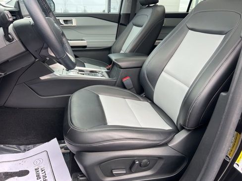 Used 2023 Ford Explorer XLT w/ Equipment Group 202A image 23