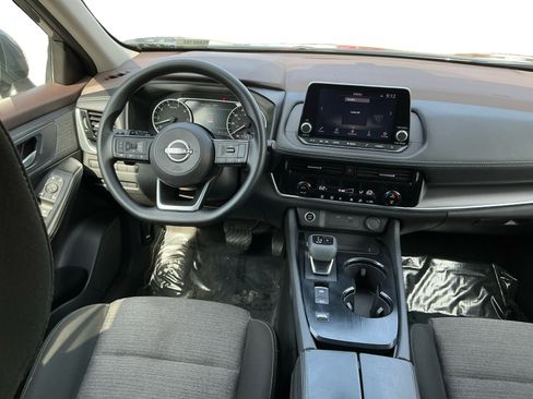 Used 2023 Nissan Rogue SV image 14