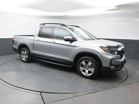 Certified 2025 Honda Ridgeline RTL image 8