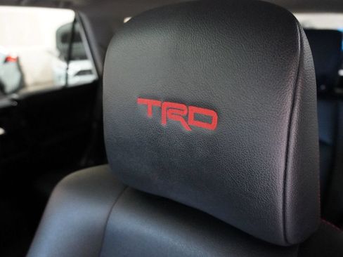 Used 2019 Toyota 4Runner TRD Off-Road Premium AWD/4WD image 10