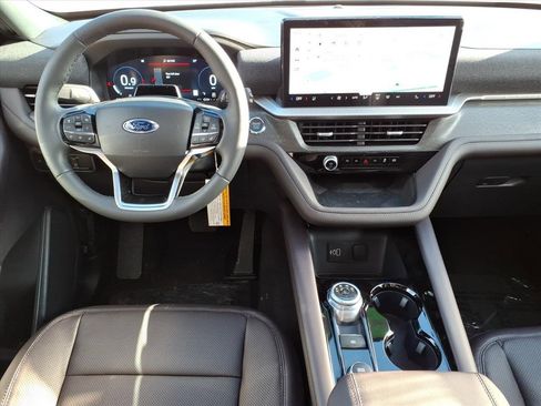 New 2026 Ford Explorer Platinum w/ LUX Leather Package image 16