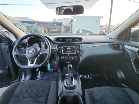 Used 2019 Nissan Rogue Sport S image 25