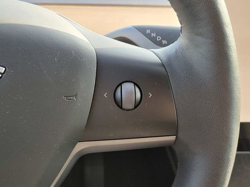 Used 2023 Tesla Model 3 Standard Range image 26