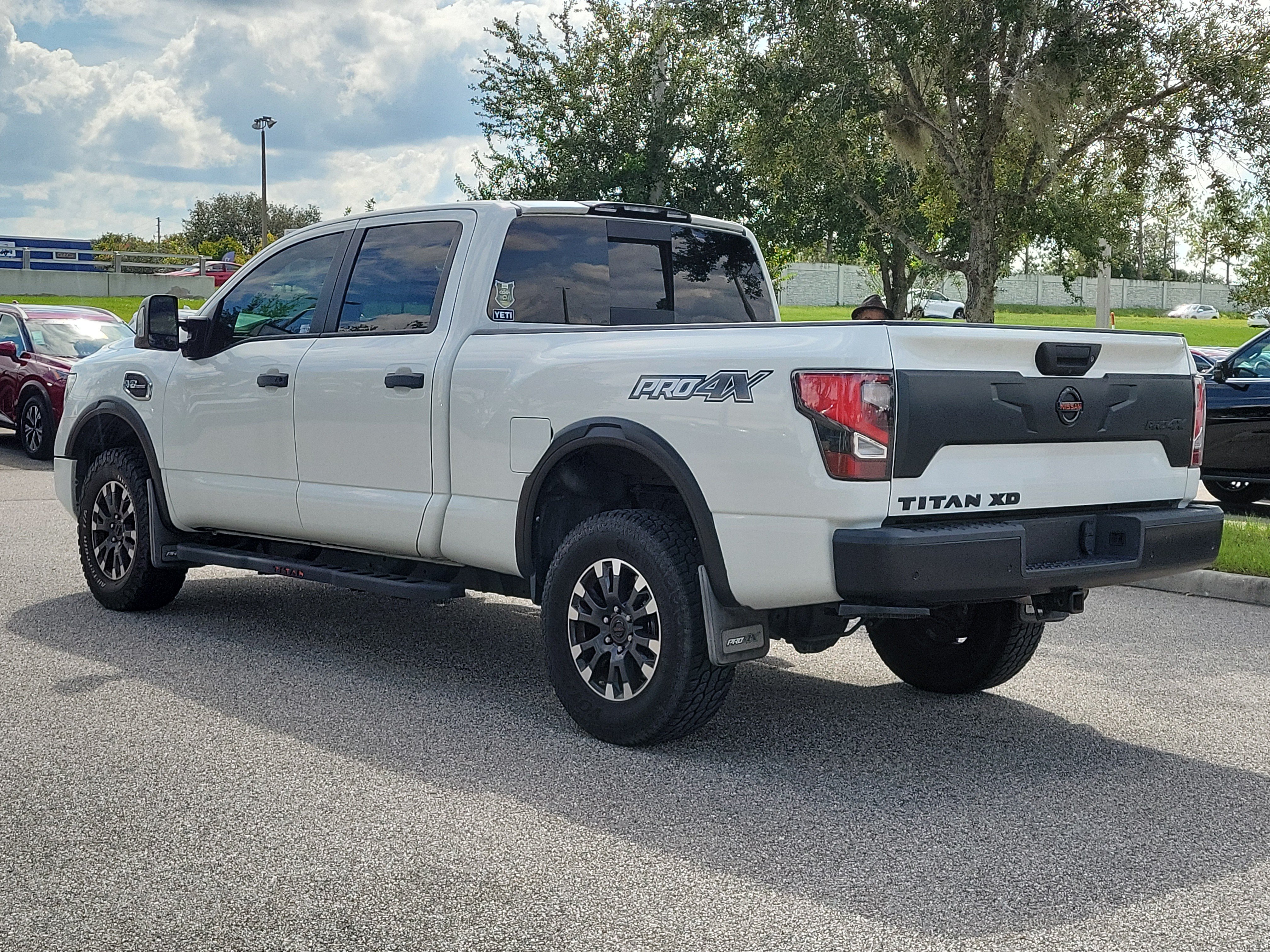 Used 2021 Nissan Titan PRO-4X w/ Pro-4x Convenience Package AWD/4WD image 7