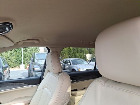 Certified 2022 Jeep Grand Cherokee L Limited image 24