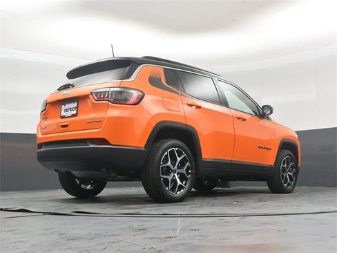 New 2026 Jeep Compass Limited w/ Mopar Graphics Package image 40