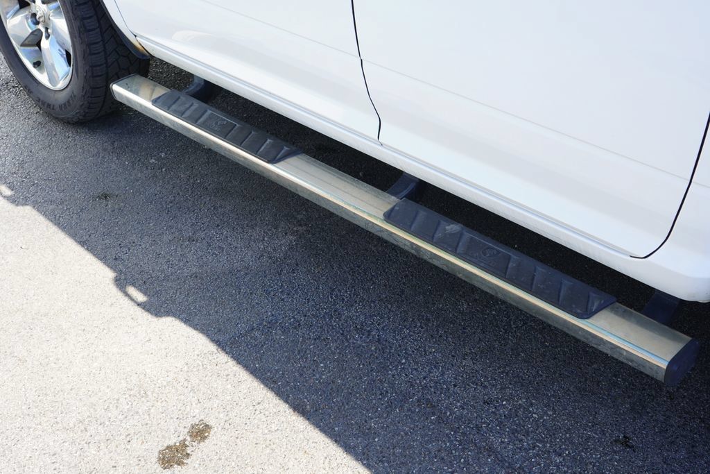 Used 2018 RAM 1500 Express w/ Express Value Package AWD/4WD image 10