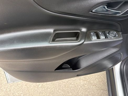 Used 2020 Chevrolet Equinox LT image 11
