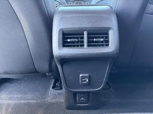 Used 2023 Chevrolet Equinox LT image 16