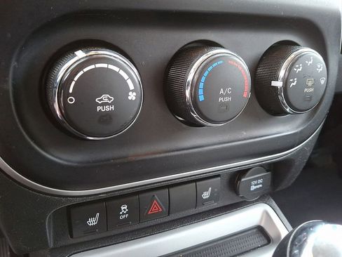 Used 2017 Jeep Compass Latitude image 14