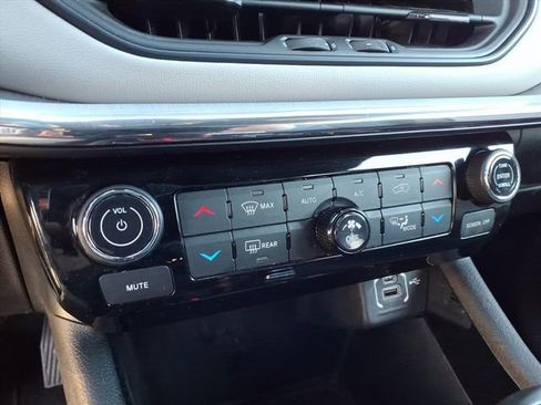 Used 2024 Jeep Compass Limited image 22