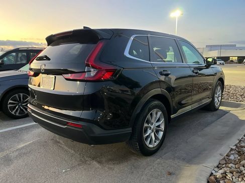 Used 2025 Honda CR-V EX image 3