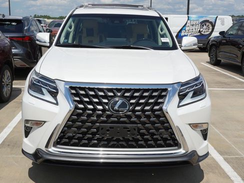 Used 2023 Lexus GX 460 Luxury w/ Sport Design Package AWD/4WD image 2