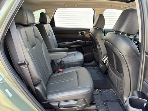 Used 2025 Kia Sorento SX AWD/4WD image 42