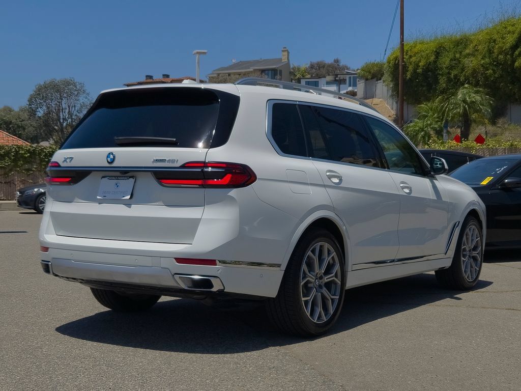 Used 2024 BMW X7 xDrive40i w/ Parking Assistance Package AWD/4WD image 26