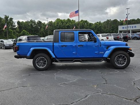 Used 2023 Jeep Gladiator Overland AWD/4WD image 12