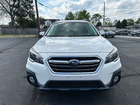 Used 2019 Subaru Outback 2.5i Premium image 2