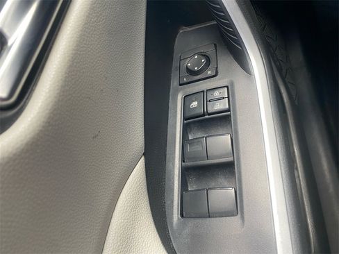 Used 2021 Toyota RAV4 XLE image 17