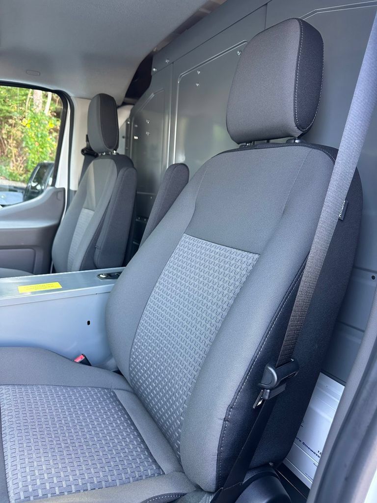 Used 2024 Ford E-Transit Low Roof RWD image 12