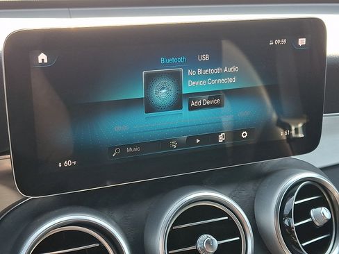 Used 2021 Mercedes-Benz GLC 300 4MATIC w/ Premium Package image 16