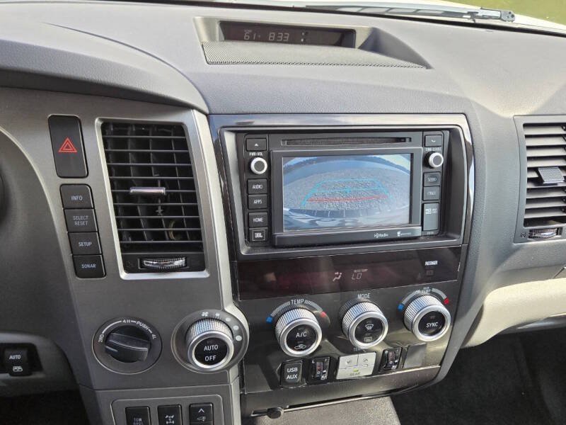 Used 2016 Toyota Sequoia Platinum AWD/4WD image 24