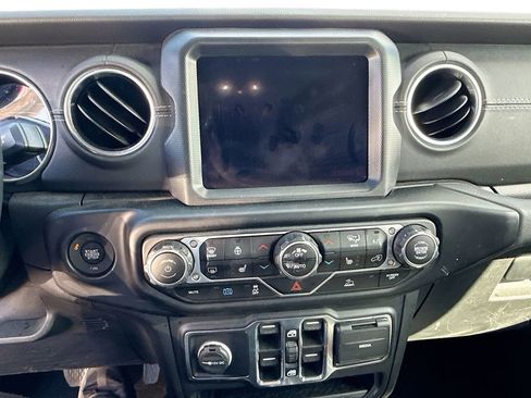 Used 2021 Jeep Wrangler Unlimited Sahara w/ Cold Weather Group image 16