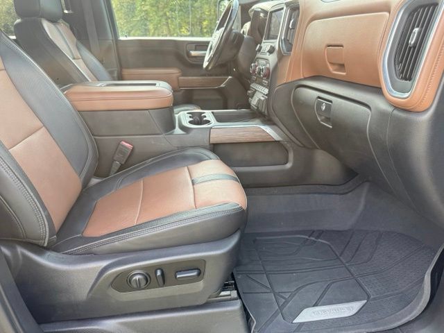 Used 2021 Chevrolet Silverado 2500 High Country w/ Technology Package AWD/4WD image 16