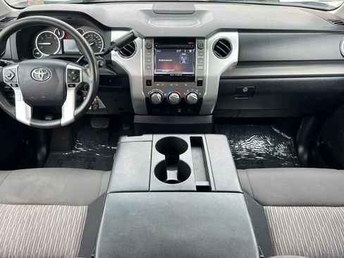 Used 2016 Toyota Tundra SR5 w/ Tow Package RWD image 3