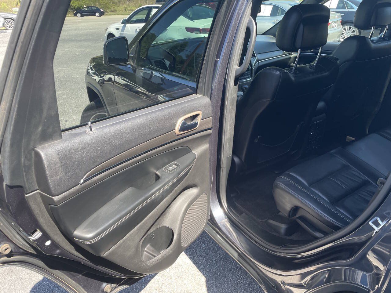 Used 2016 Jeep Grand Cherokee Limited RWD image 9