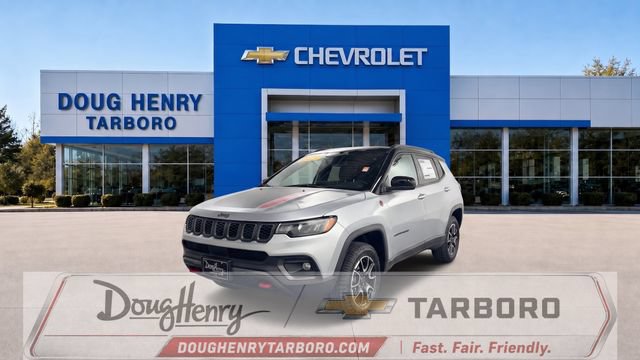 Used 2025 Jeep Compass Trailhawk AWD/4WD image 1