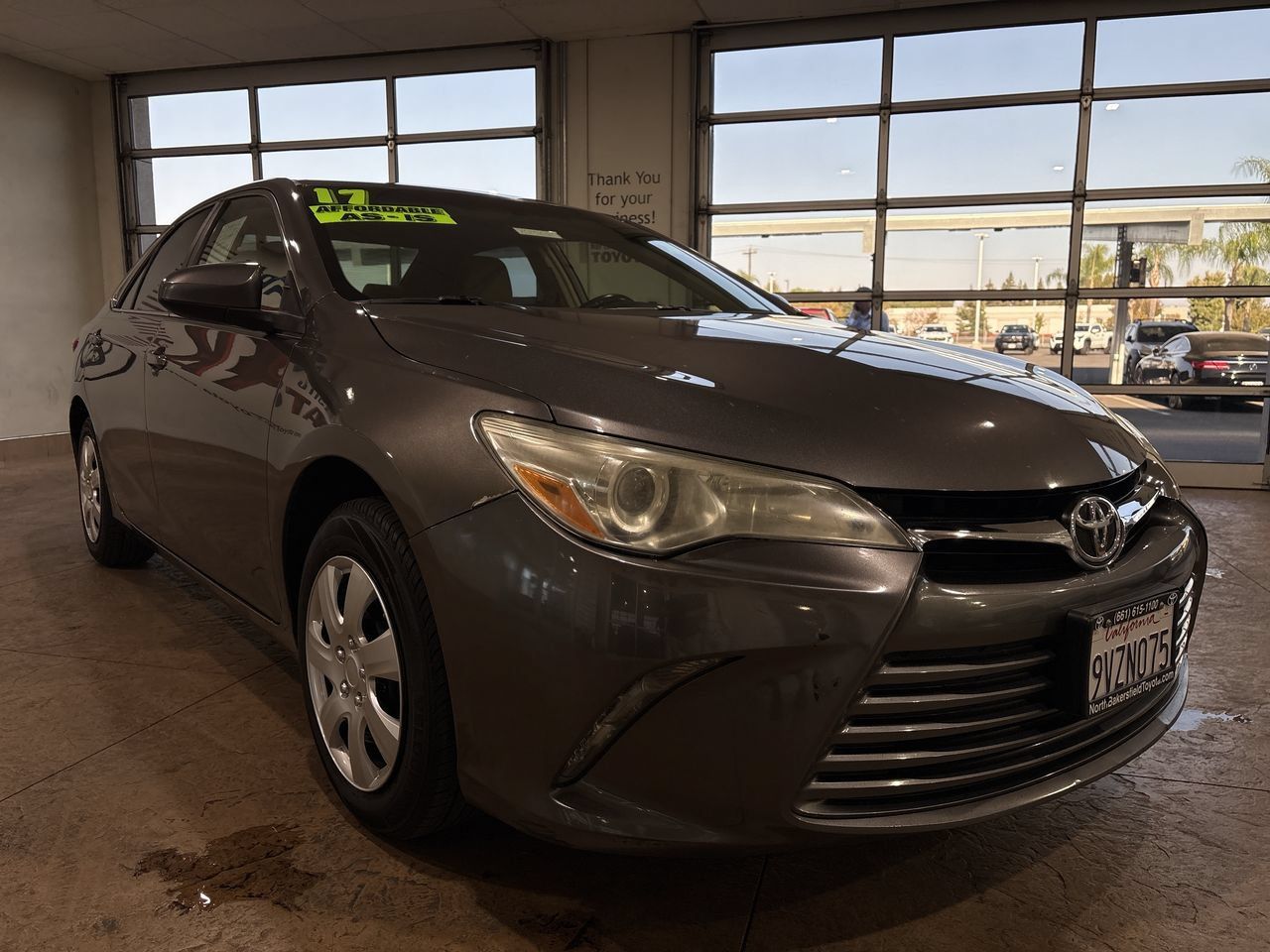 Used 2017 Toyota Camry LE FWD image 4