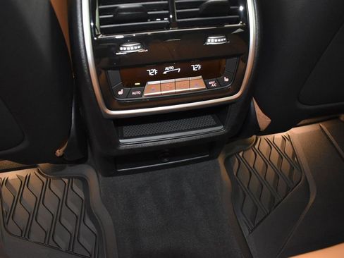 New 2026 BMW X6 xDrive40i w/ Climate Comfort Package image 18