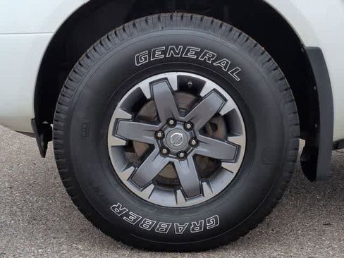 Used 2018 Nissan Frontier PRO-4X image 14