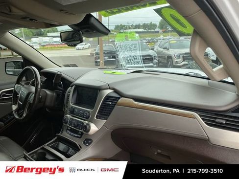 Used 2020 GMC Yukon XL Denali w/ Enhanced Security Package AWD/4WD image 32