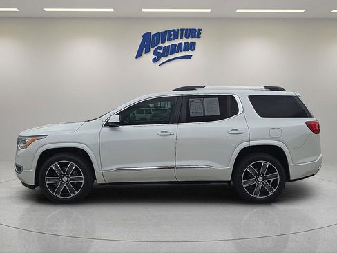 Used 2017 GMC Acadia Denali w/ Technology Package image 4