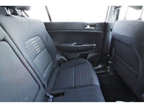 Used 2018 Kia Sportage LX FWD image 12