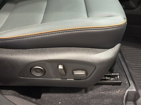 New 2026 GMC Acadia AT4 w/ Luxury Package image 13