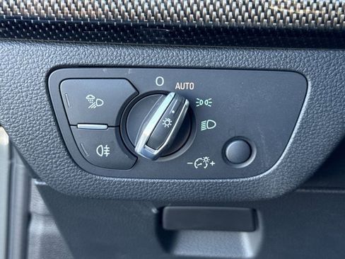 Used 2024 Audi SQ5 Premium w/ Convenience Package image 19