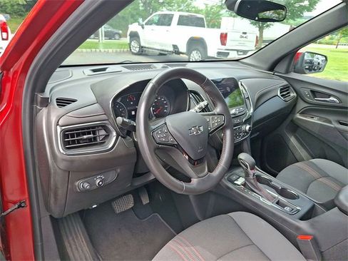 Certified 2022 Chevrolet Equinox RS w/ Infotainment Package image 10