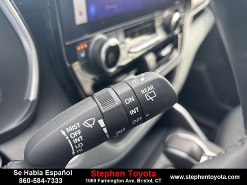 Used 2024 Toyota Highlander XLE image 19