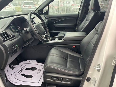 Used 2024 Honda Passport TrailSport image 11