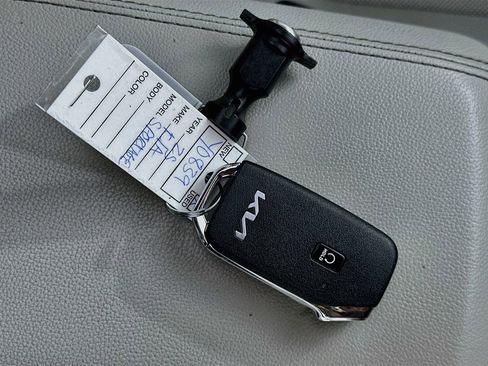 Used 2025 Kia Sportage EX w/ Premium Package FWD image 35