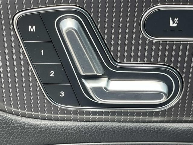 Used 2023 Mercedes-Benz GLB 250 4MATIC image 31